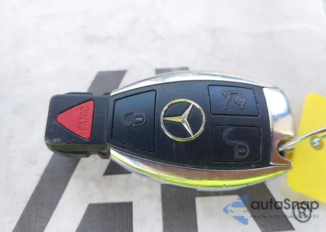 2016 Mercedes-Benz C 300 z USA, uszkodzony, nr VIN WDDWF4JBXGR137815